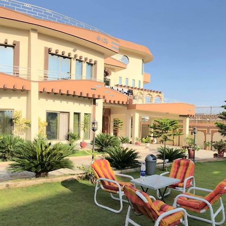 Royal Emirates Residence Abbottabad Exterior foto