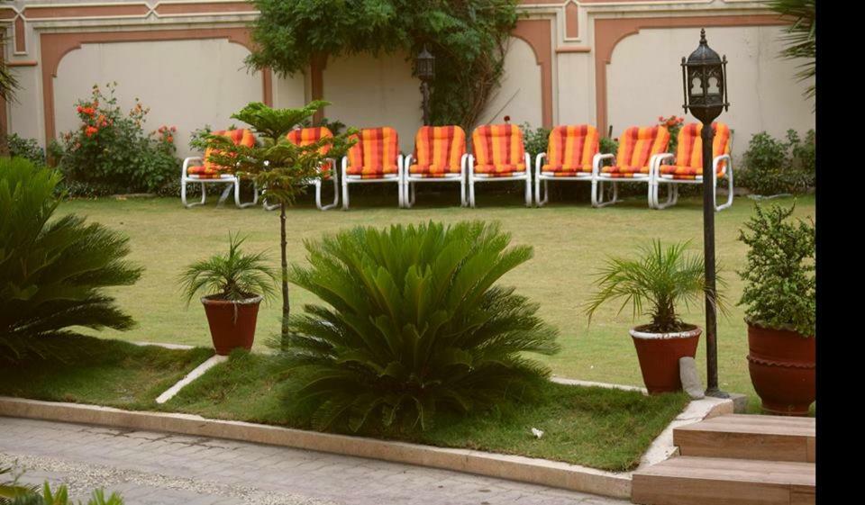 Royal Emirates Residence Abbottabad Exterior foto