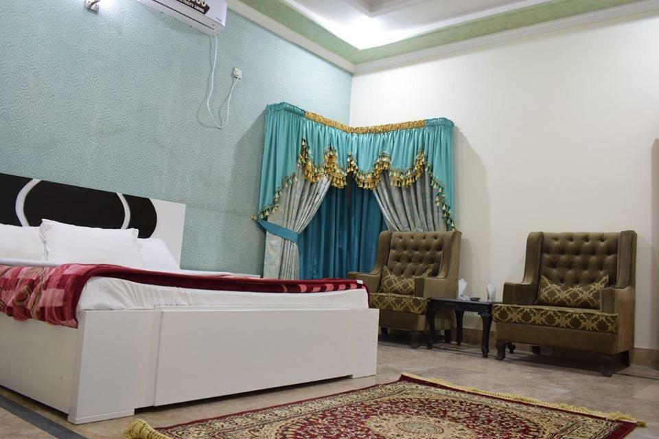 Royal Emirates Residence Abbottabad Exterior foto